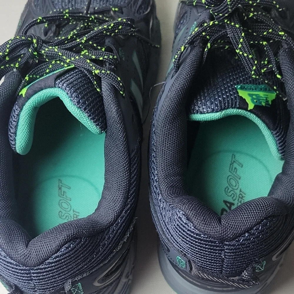 New Balance 510 V3 All Terrain Women's Size 9.5 Sneakers Running Shoes